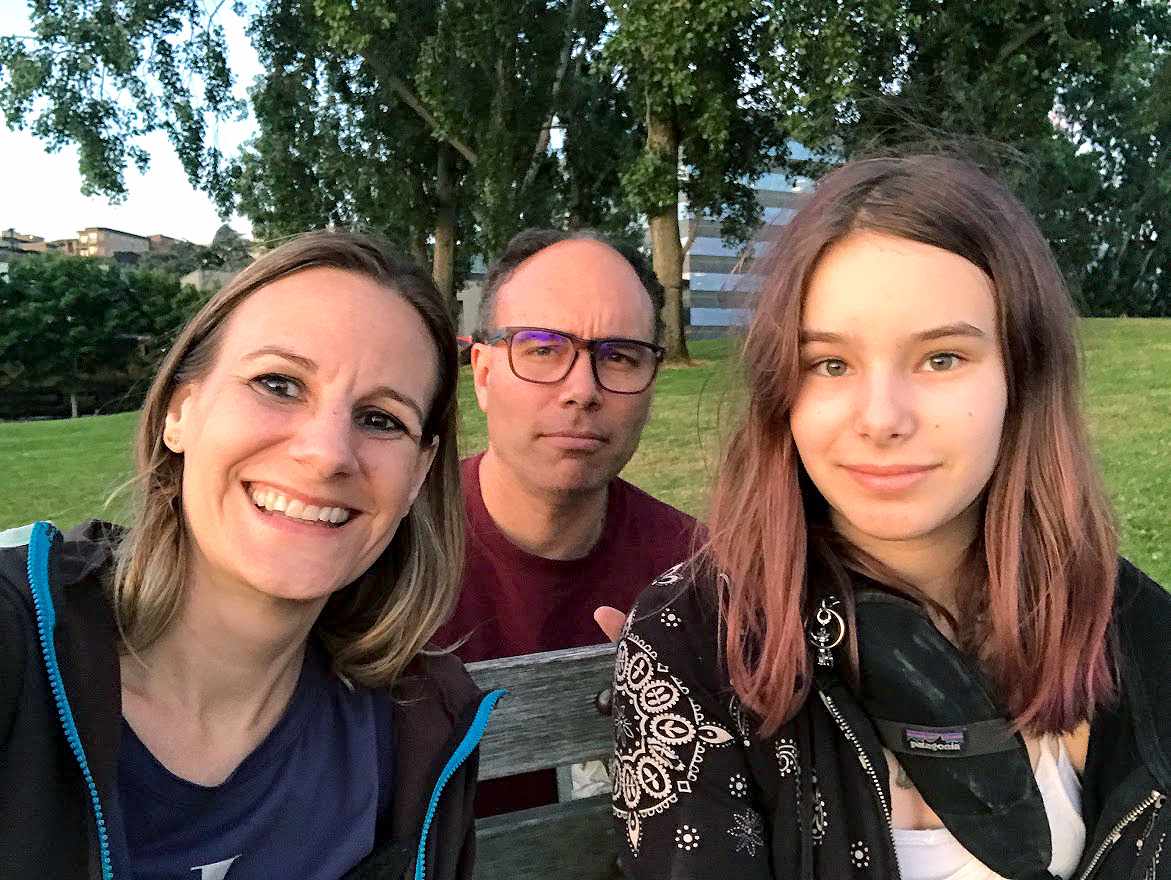 Woman, sperm donor and daughter pictured together as a family
